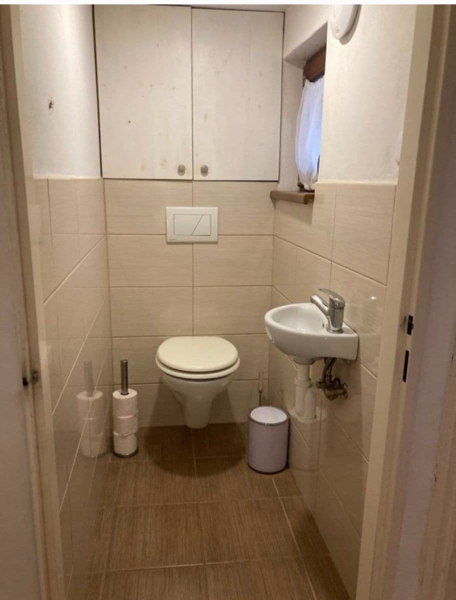 Prenájom bytu 1-izbový 68 m², Nad Višňovkou, Statenice, Středočeský kraj Prenájom bytu 1-izbový 68 m², Nad Višňovkou, Statenice, Středočeský kraj