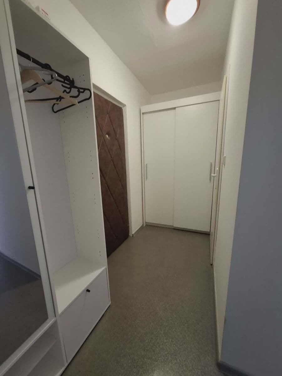 Prenájom bytu 2-izbový 44 m², Vlasákova, Mělník, Středočeský kraj Prenájom bytu 2-izbový 44 m², Vlasákova, Mělník, Středočeský kraj