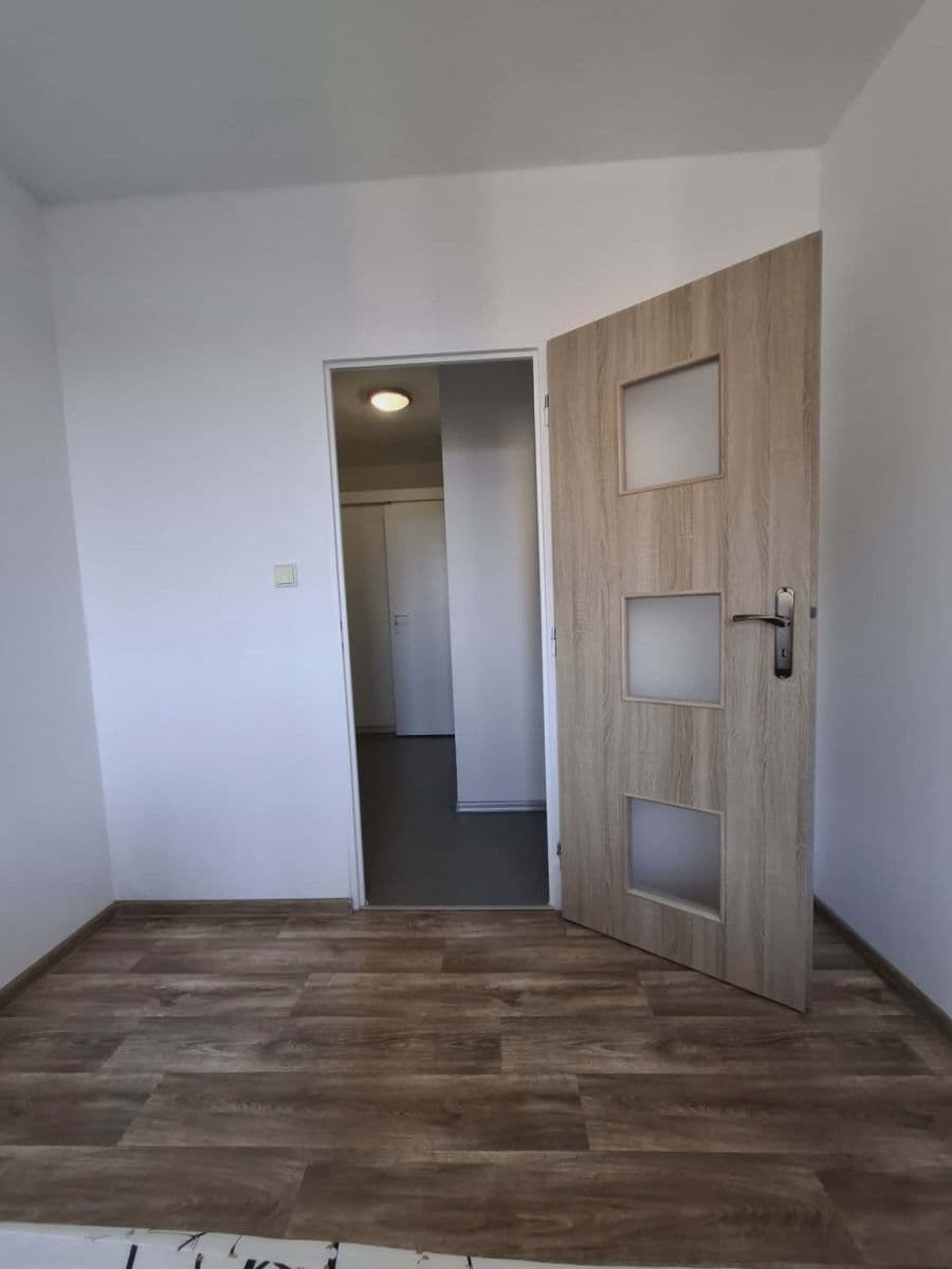 Prenájom bytu 2-izbový 44 m², Vlasákova, Mělník, Středočeský kraj Prenájom bytu 2-izbový 44 m², Vlasákova, Mělník, Středočeský kraj