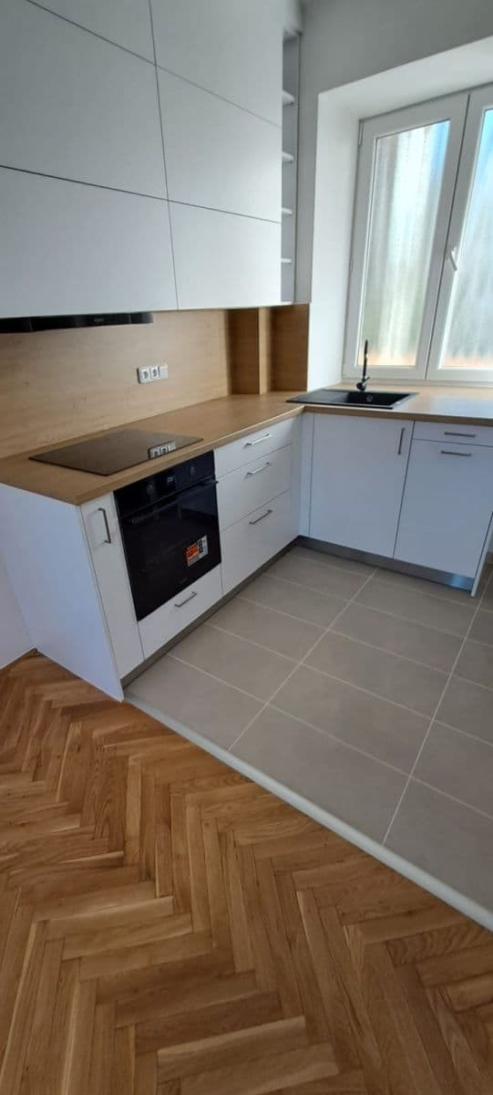 Prenájom bytu 2-izbový 45 m², Staňkova, Brno, Jihomoravský kraj Prenájom bytu 2-izbový 45 m², Staňkova, Brno, Jihomoravský kraj