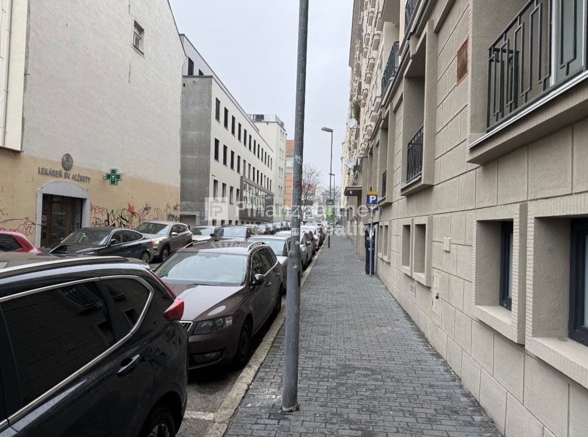 Prenájom bytu 3-izbový 65 m², Hollého, Senec, Bratislavský kraj Prenájom bytu 3-izbový 65 m², Hollého, Senec, Bratislavský kraj