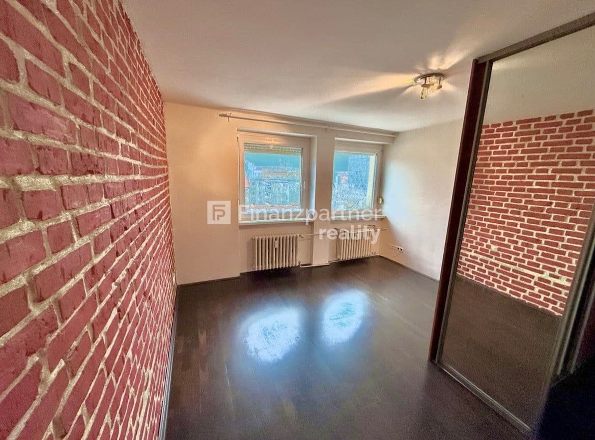 Prenájom bytu 3-izbový 65 m², Hollého, Senec, Bratislavský kraj Prenájom bytu 3-izbový 65 m², Hollého, Senec, Bratislavský kraj