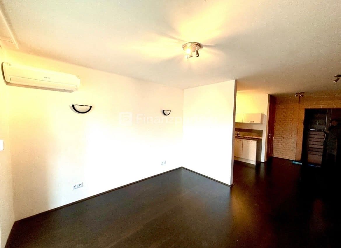 Prenájom bytu 3-izbový 65 m², Hollého, Senec, Bratislavský kraj Prenájom bytu 3-izbový 65 m², Hollého, Senec, Bratislavský kraj