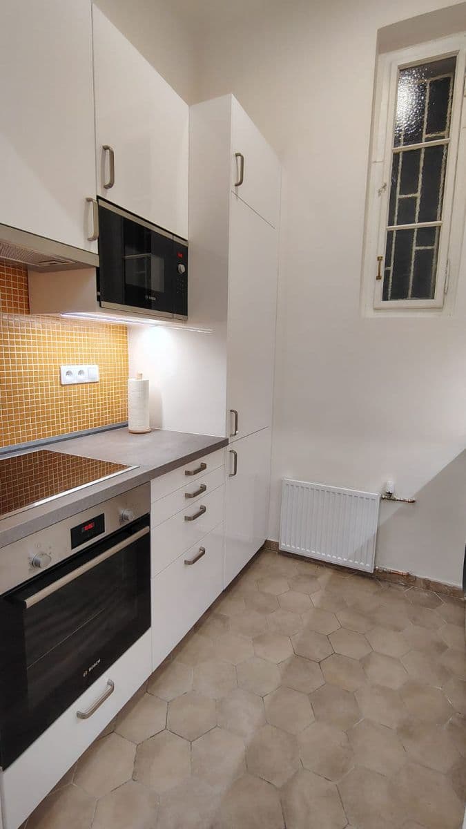Prenájom bytu 1-izbový 32 m², Hálkova, Praha, Praha Prenájom bytu 1-izbový 32 m², Hálkova, Praha, Praha