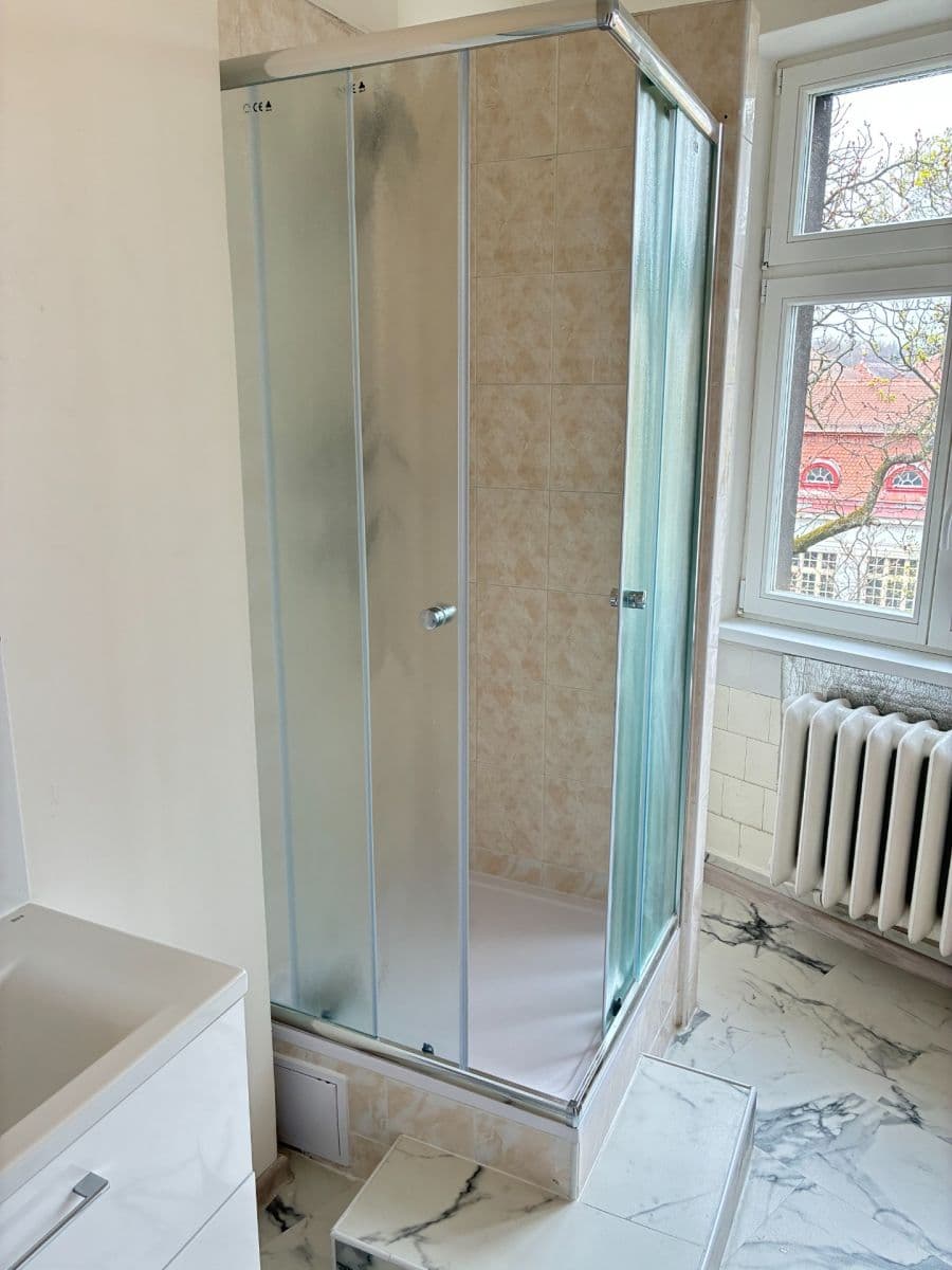 Prenájom bytu 1-izbový 27 m², T. G. Masaryka, Karlovy Vary, Karlovarský kraj Prenájom bytu 1-izbový 27 m², T. G. Masaryka, Karlovy Vary, Karlovarský kraj