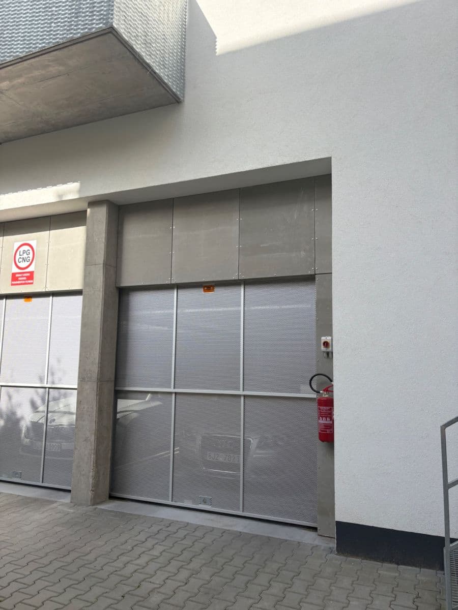 Prenájom garáže 13 m², Šafaříkova, Brno, Jihomoravský kraj Prenájom garáže 13 m², Šafaříkova, Brno, Jihomoravský kraj