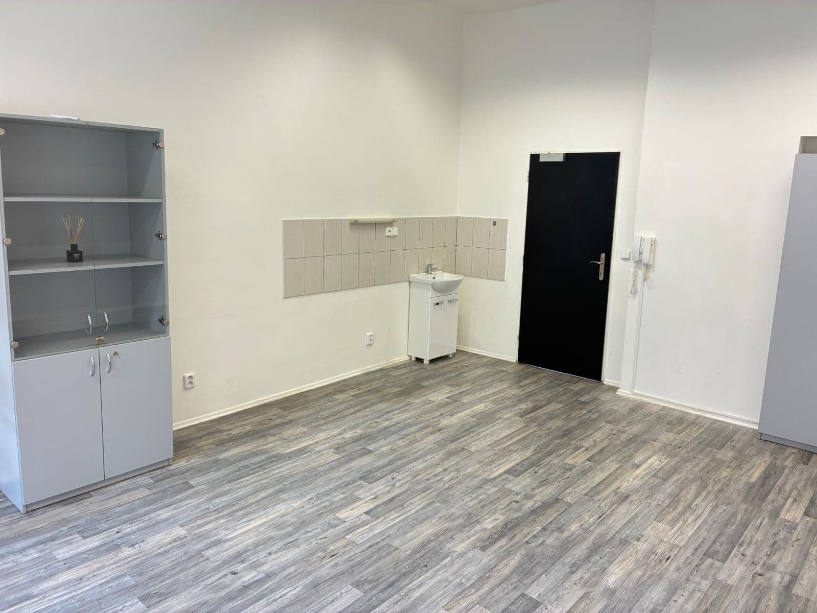 Prenájom nebytového priestoru 30 m², T. G. Masaryka, Karlovy Vary, Karlovarský kraj Prenájom nebytového priestoru 30 m², T. G. Masaryka, Karlovy Vary, Karlovarský kraj