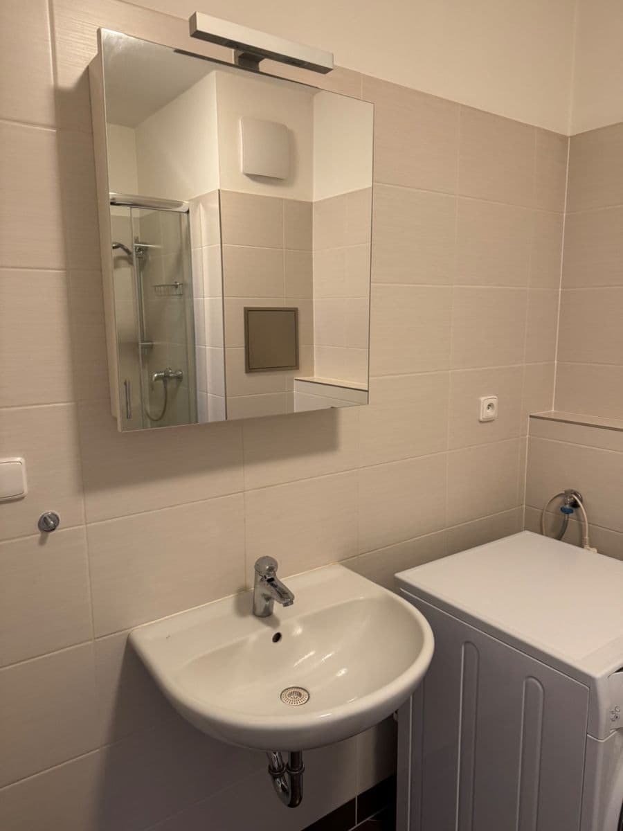 Predaj bytu 1-izbový 34 m², Hornoměcholupská, Praha, Praha Predaj bytu 1-izbový 34 m², Hornoměcholupská, Praha, Praha