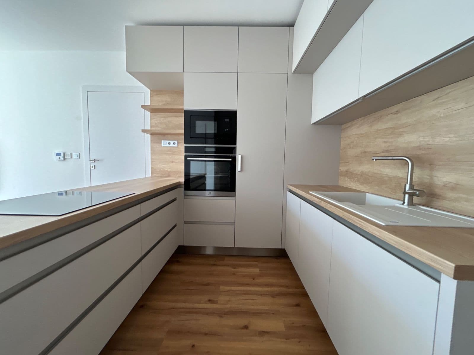 Prenájom bytu 4-izbový 115 m², Šlapanice, Jihomoravský kraj Prenájom bytu 4-izbový 115 m², Šlapanice, Jihomoravský kraj