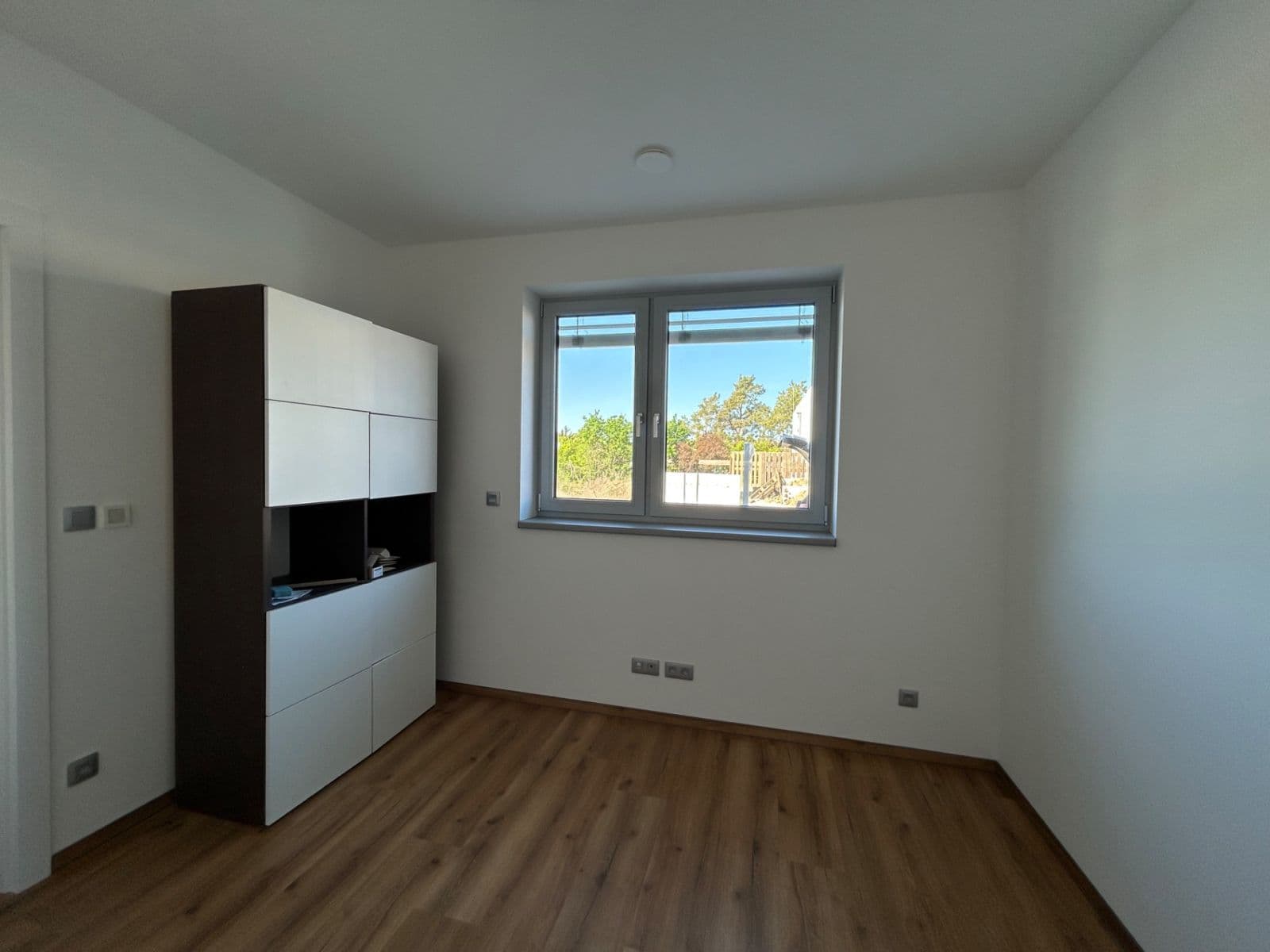 Prenájom bytu 4-izbový 115 m², Šlapanice, Jihomoravský kraj Prenájom bytu 4-izbový 115 m², Šlapanice, Jihomoravský kraj
