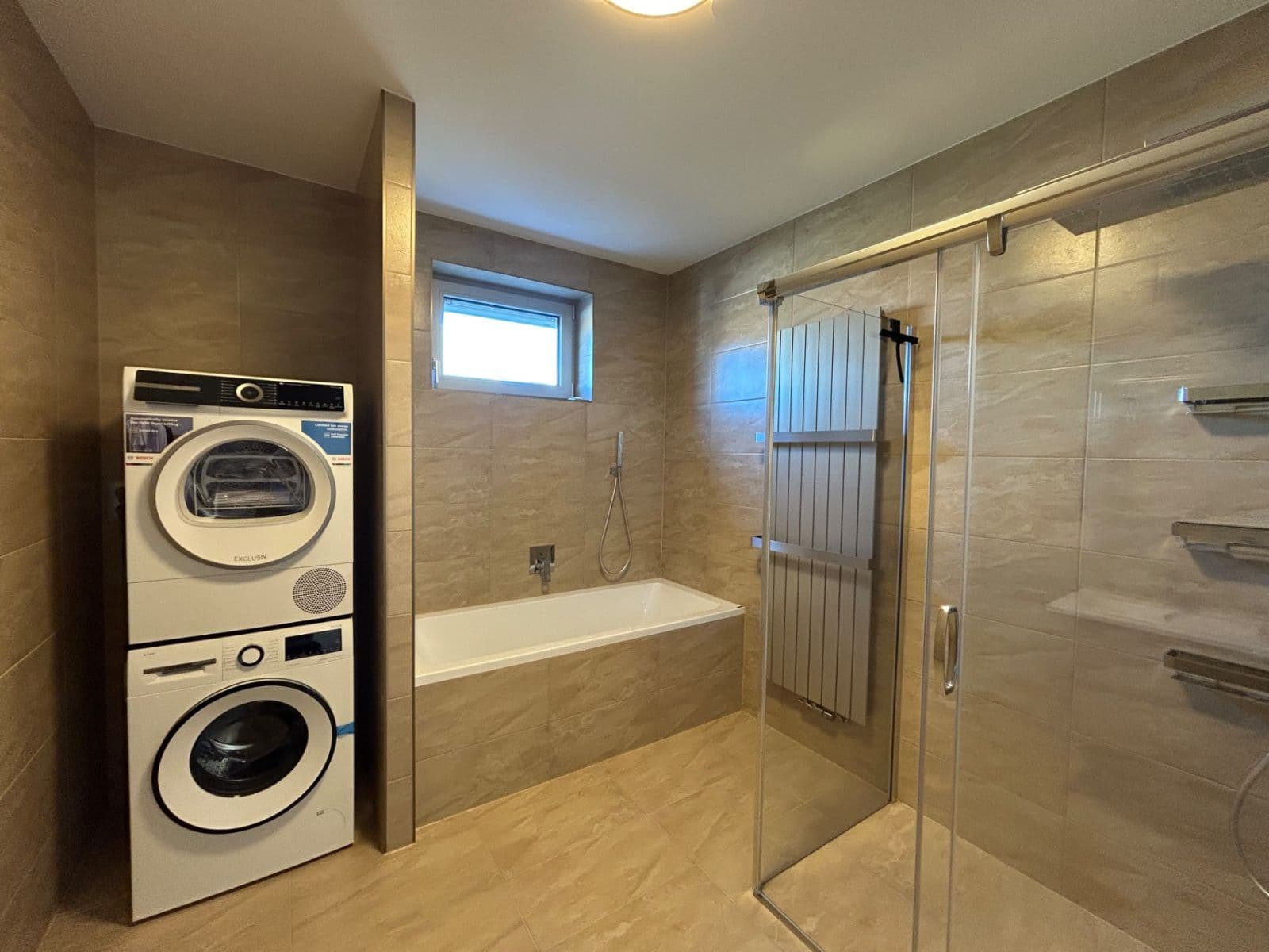 Prenájom bytu 4-izbový 115 m², Šlapanice, Jihomoravský kraj Prenájom bytu 4-izbový 115 m², Šlapanice, Jihomoravský kraj