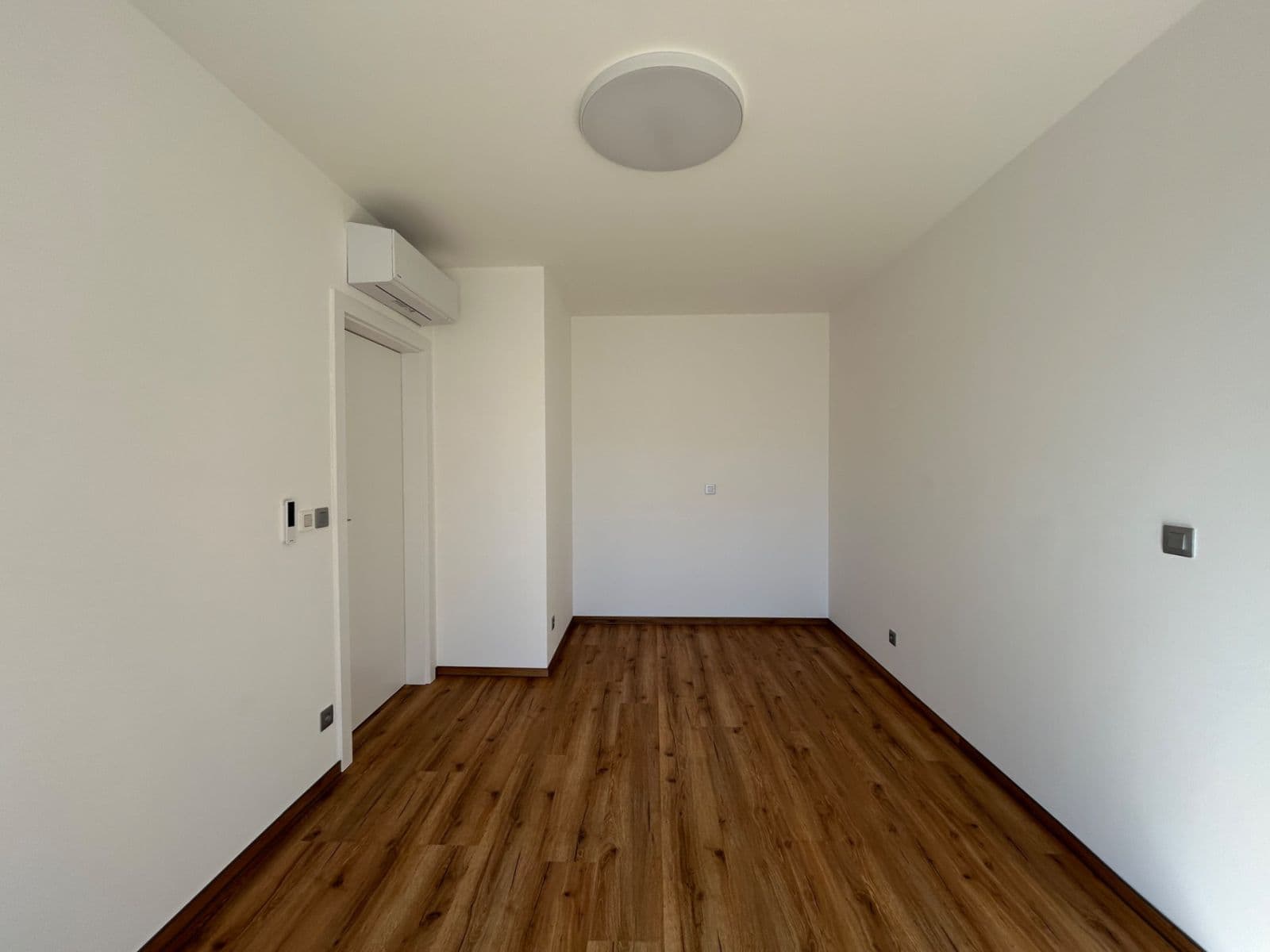 Prenájom bytu 4-izbový 115 m², Šlapanice, Jihomoravský kraj Prenájom bytu 4-izbový 115 m², Šlapanice, Jihomoravský kraj