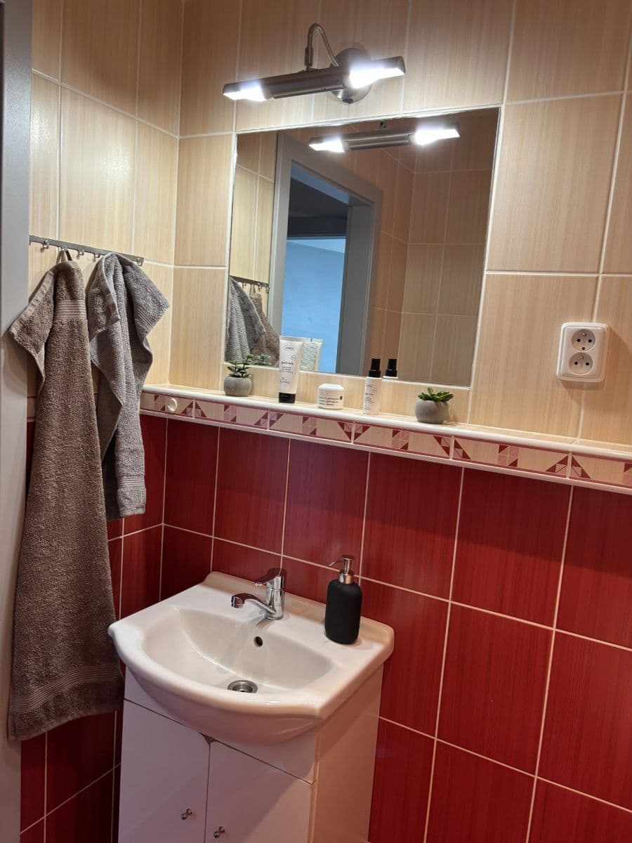Prenájom bytu 2-izbový 53 m², Rozmarýnová, Most, Ústecký kraj Prenájom bytu 2-izbový 53 m², Rozmarýnová, Most, Ústecký kraj