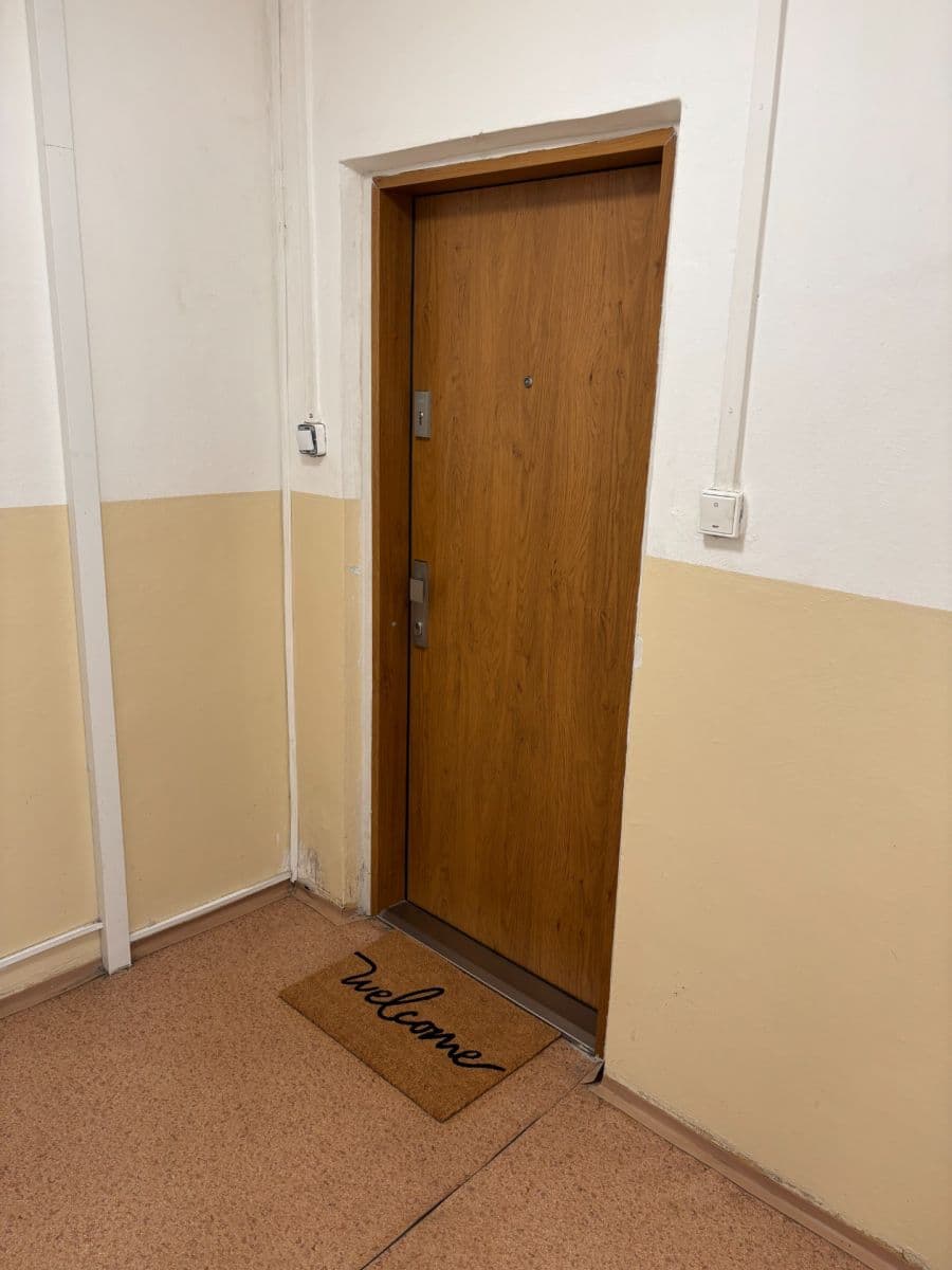 Prenájom bytu 2-izbový 53 m², Rozmarýnová, Most, Ústecký kraj Prenájom bytu 2-izbový 53 m², Rozmarýnová, Most, Ústecký kraj