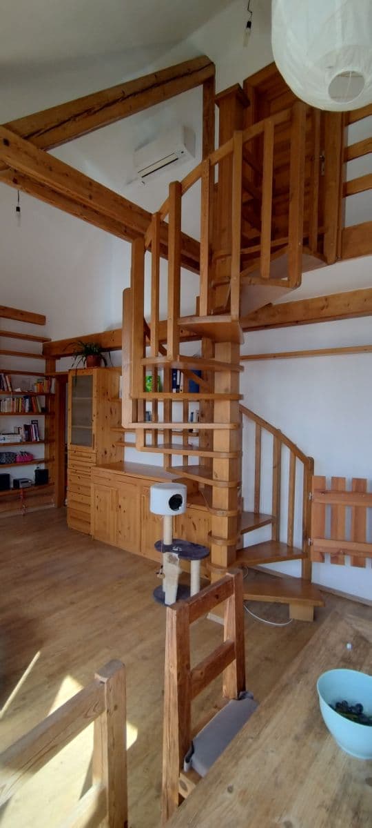 Prenájom bytu 4-izbový 131 m², Velflíkova, Praha, Praha Prenájom bytu 4-izbový 131 m², Velflíkova, Praha, Praha