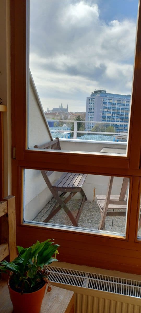 Prenájom bytu 4-izbový 131 m², Velflíkova, Praha, Praha Prenájom bytu 4-izbový 131 m², Velflíkova, Praha, Praha