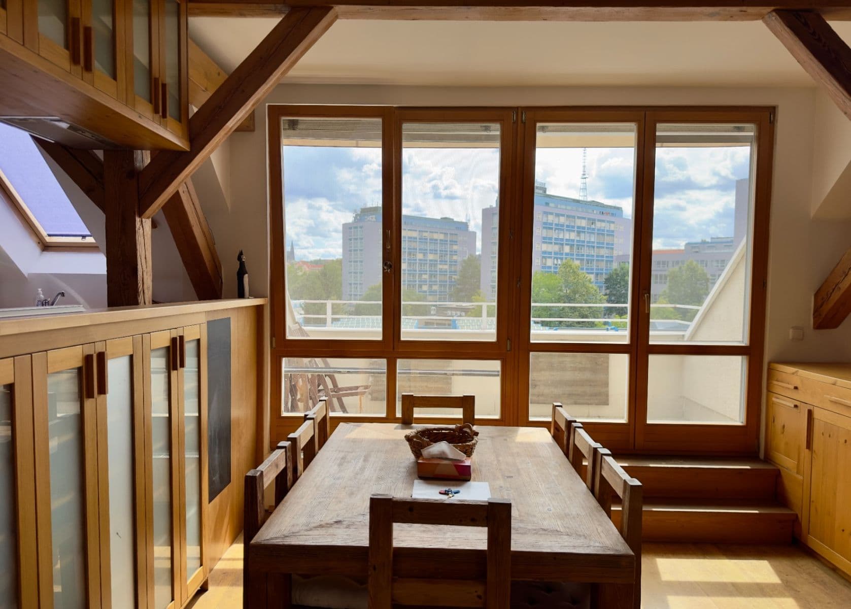 Prenájom bytu 4-izbový 132 m², Velflíkova, Praha, Praha Prenájom bytu 4-izbový 132 m², Velflíkova, Praha, Praha