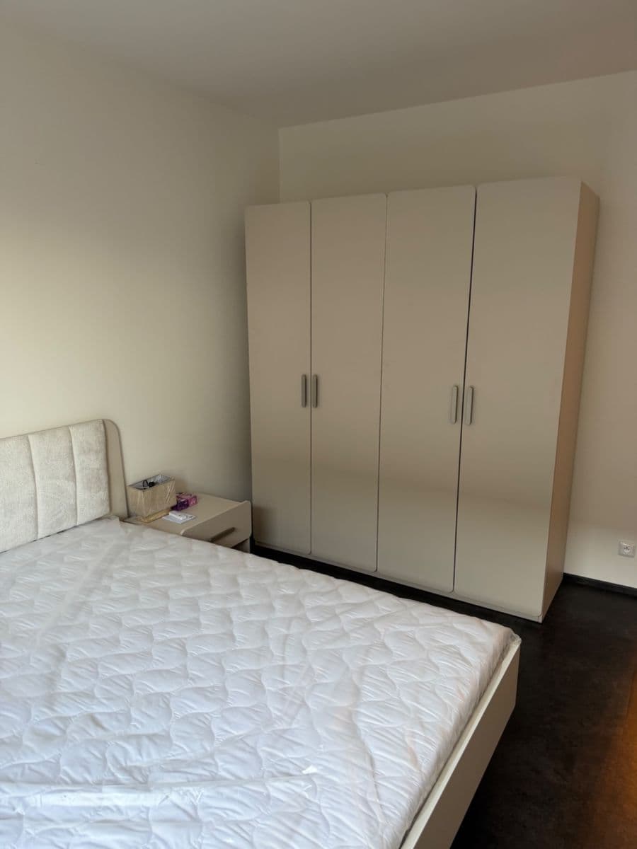 Prenájom bytu 2-izbový 58 m², Čakovická, Praha, Praha Prenájom bytu 2-izbový 58 m², Čakovická, Praha, Praha