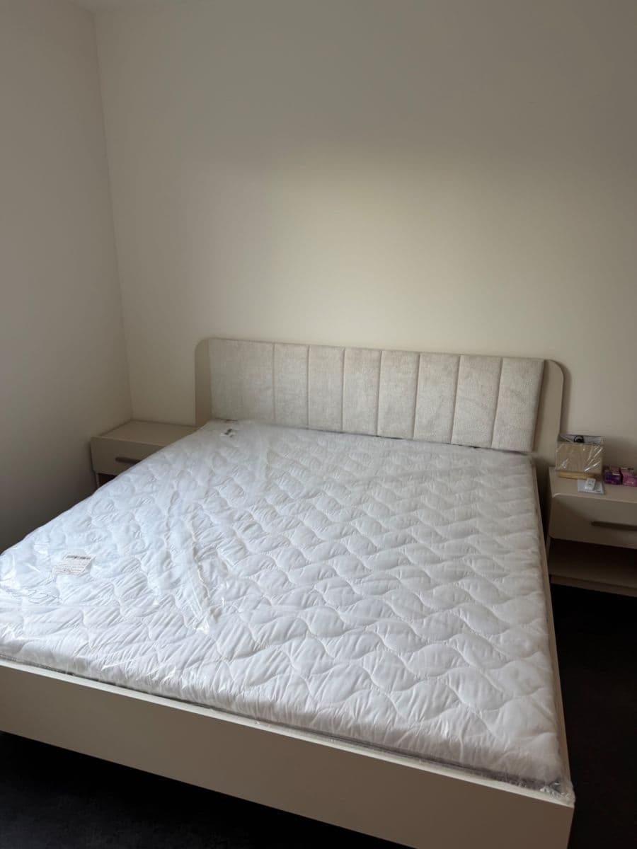 Prenájom bytu 2-izbový 58 m², Čakovická, Praha, Praha Prenájom bytu 2-izbový 58 m², Čakovická, Praha, Praha