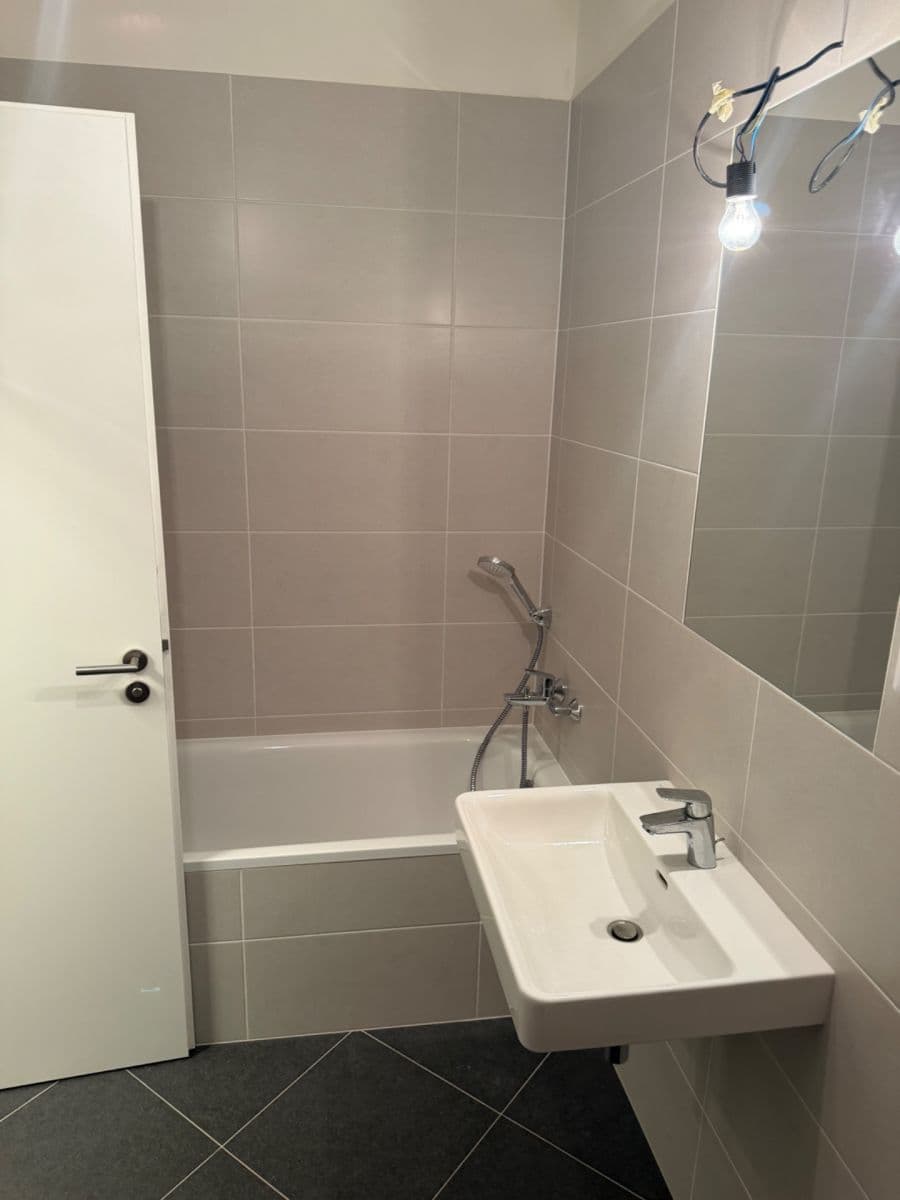 Prenájom bytu 2-izbový 58 m², Čakovická, Praha, Praha Prenájom bytu 2-izbový 58 m², Čakovická, Praha, Praha