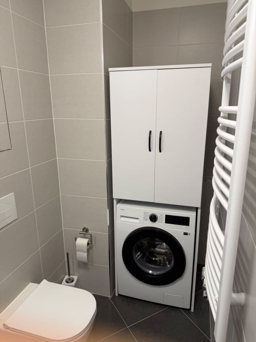 Prenájom bytu 2-izbový 58 m², Čakovická, Praha, Praha Prenájom bytu 2-izbový 58 m², Čakovická, Praha, Praha