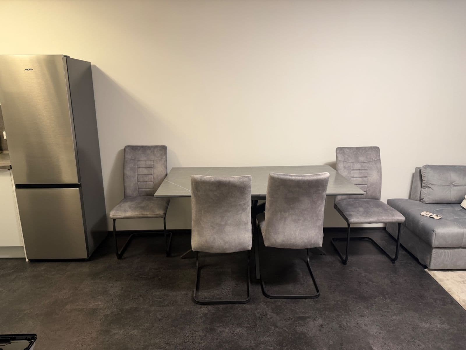 Prenájom bytu 2-izbový 58 m², Čakovická, Praha, Praha Prenájom bytu 2-izbový 58 m², Čakovická, Praha, Praha