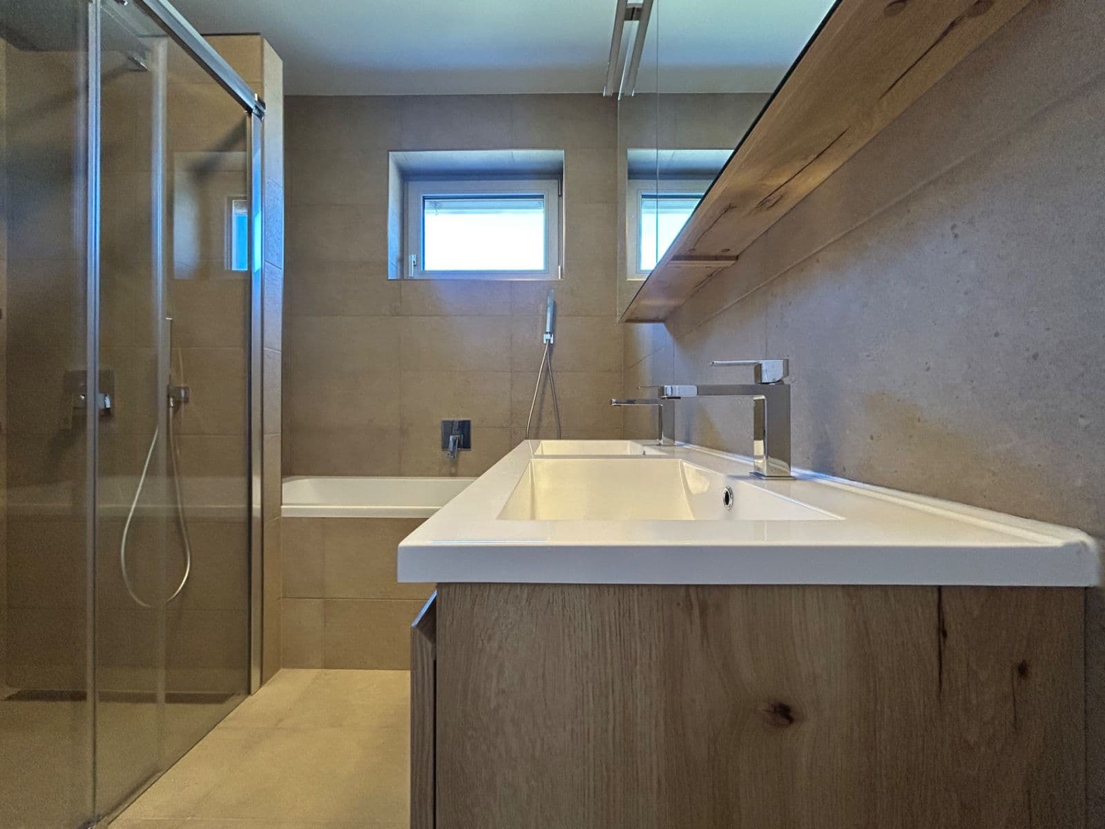 Prenájom bytu 4-izbový 102 m², Šlapanice, Jihomoravský kraj Prenájom bytu 4-izbový 102 m², Šlapanice, Jihomoravský kraj