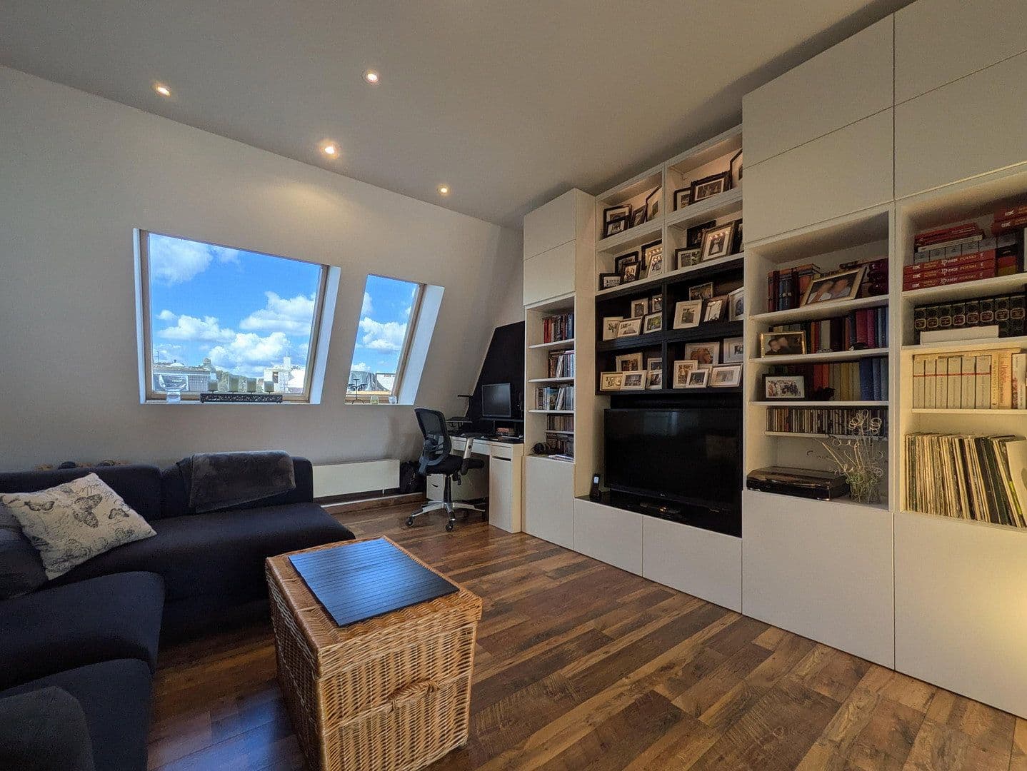 Predaj bytu 4-izbový 106 m², Berlin, Berlín Predaj bytu 4-izbový 106 m², Berlin, Berlín