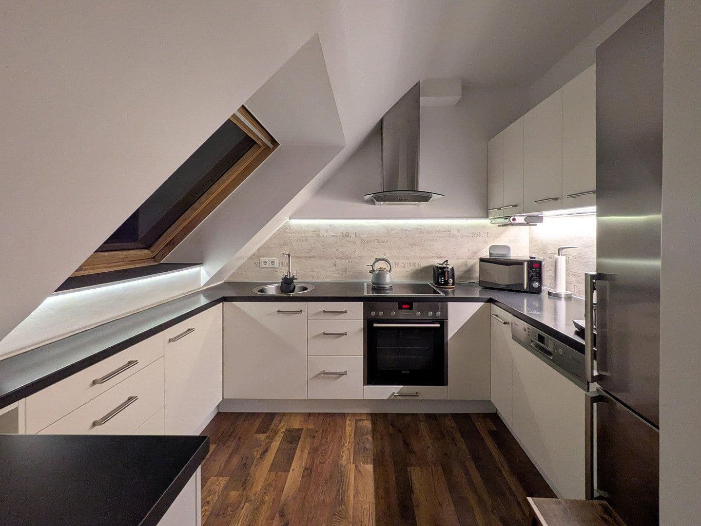 Predaj bytu 4-izbový 106 m², Berlin, Berlín Predaj bytu 4-izbový 106 m², Berlin, Berlín