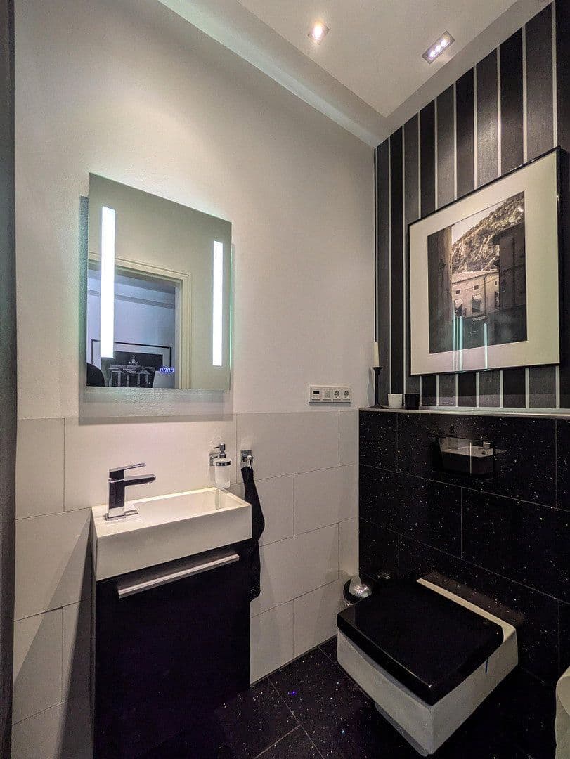 Predaj bytu 4-izbový 106 m², Berlin, Berlín Predaj bytu 4-izbový 106 m², Berlin, Berlín