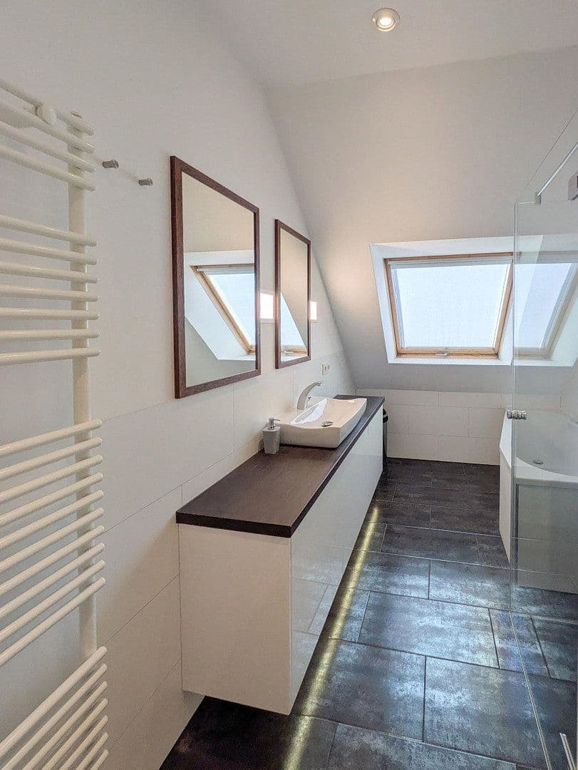 Predaj bytu 4-izbový 106 m², Berlin, Berlín Predaj bytu 4-izbový 106 m², Berlin, Berlín