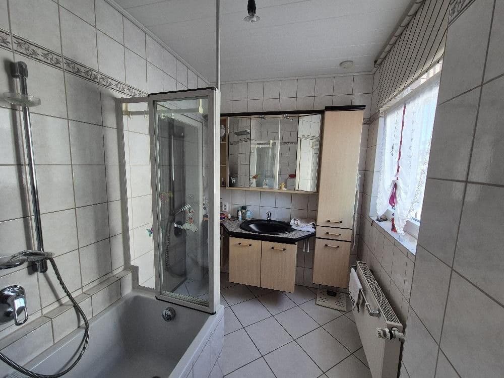 Predaj domu 177 m², pozemek 778 m², Lindenstr. 22, Hasselroth, Hesensko Predaj domu 177 m², pozemek 778 m², Lindenstr. 22, Hasselroth, Hesensko