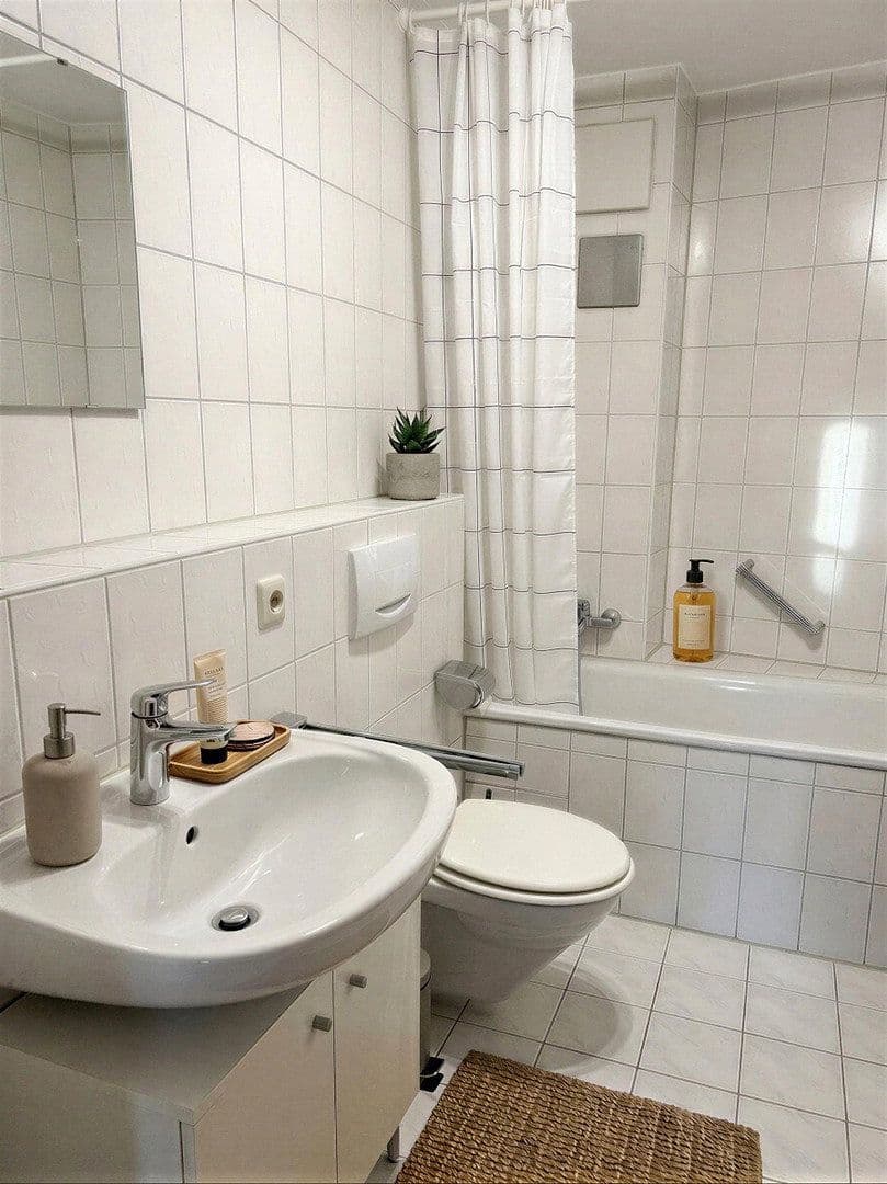 Prenájom bytu 3-izbový 77 m², Saarstr. 59, Kirchheim unter Teck, Bádensko-Wurttembersko Prenájom bytu 3-izbový 77 m², Saarstr. 59, Kirchheim unter Teck, Bádensko-Wurttembersko