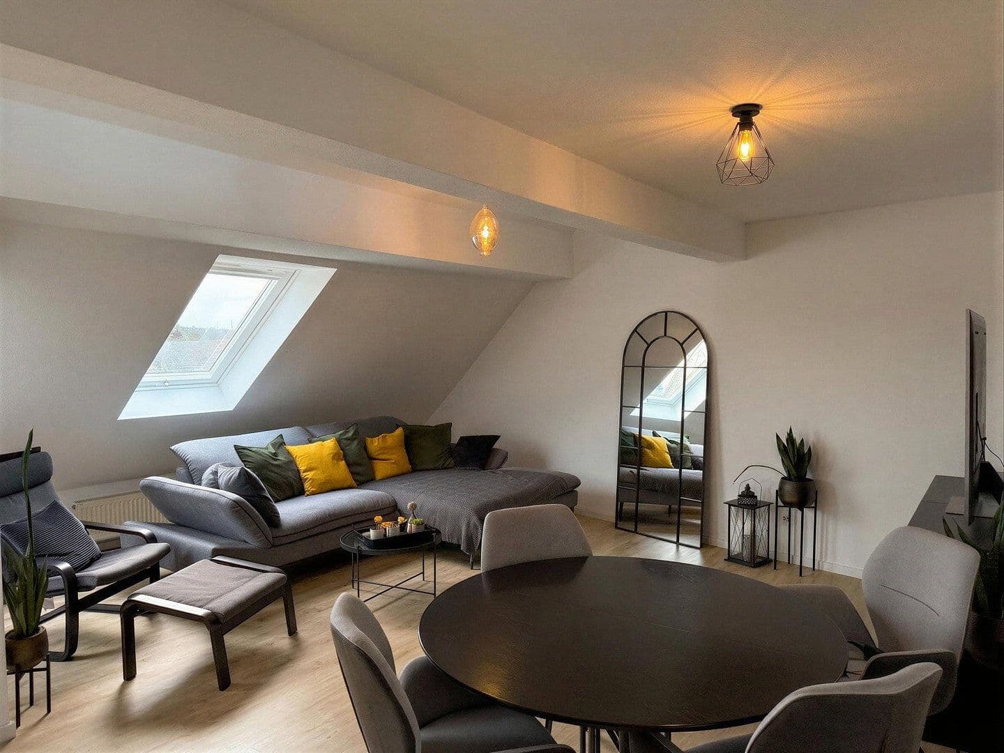 Prenájom bytu 3-izbový 77 m², Saarstr. 59, Kirchheim unter Teck, Bádensko-Wurttembersko Prenájom bytu 3-izbový 77 m², Saarstr. 59, Kirchheim unter Teck, Bádensko-Wurttembersko