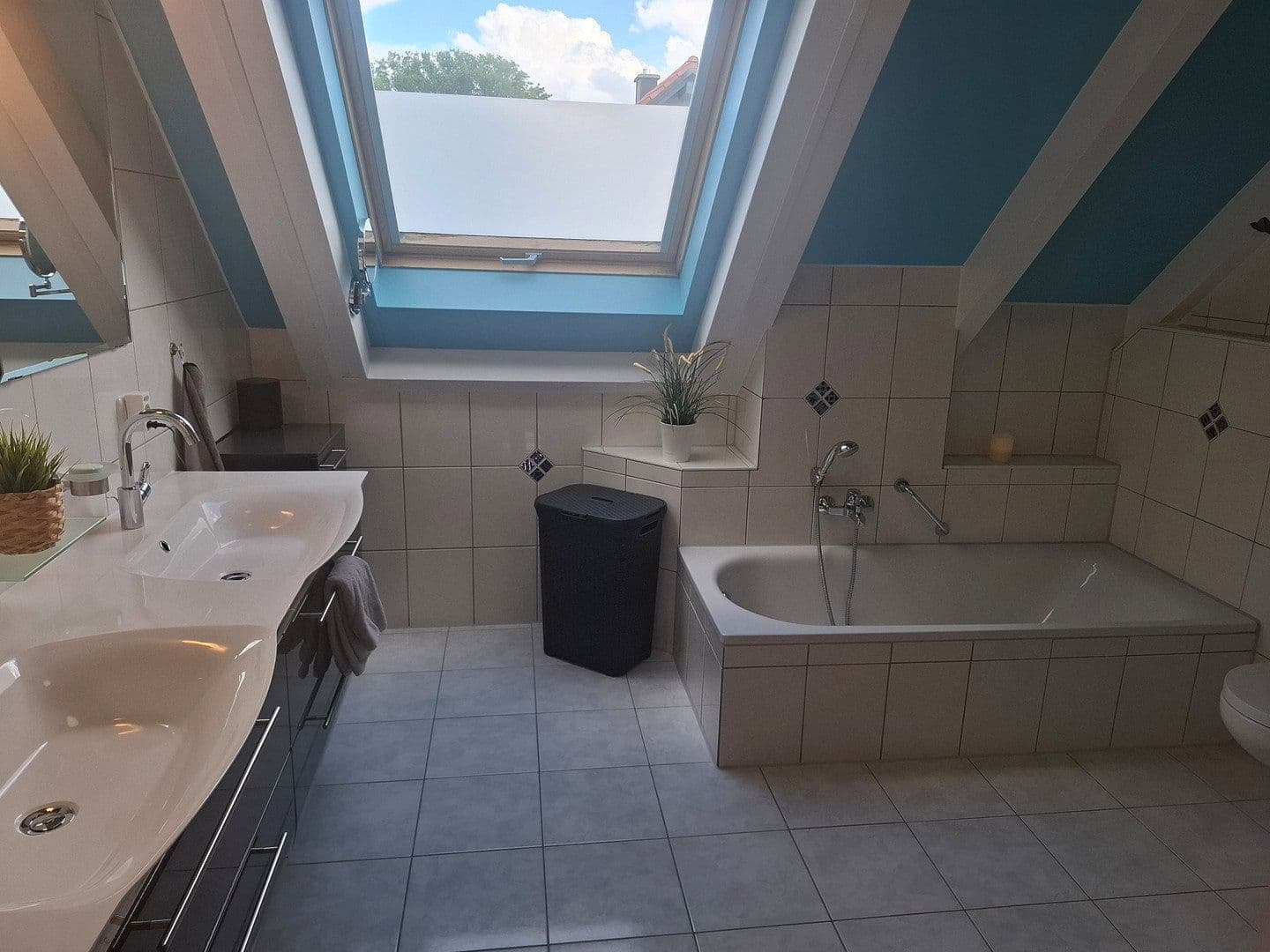 Predaj domu 203 m², pozemek 359 m², Wiedergeltingen, Bavorsko Predaj domu 203 m², pozemek 359 m², Wiedergeltingen, Bavorsko