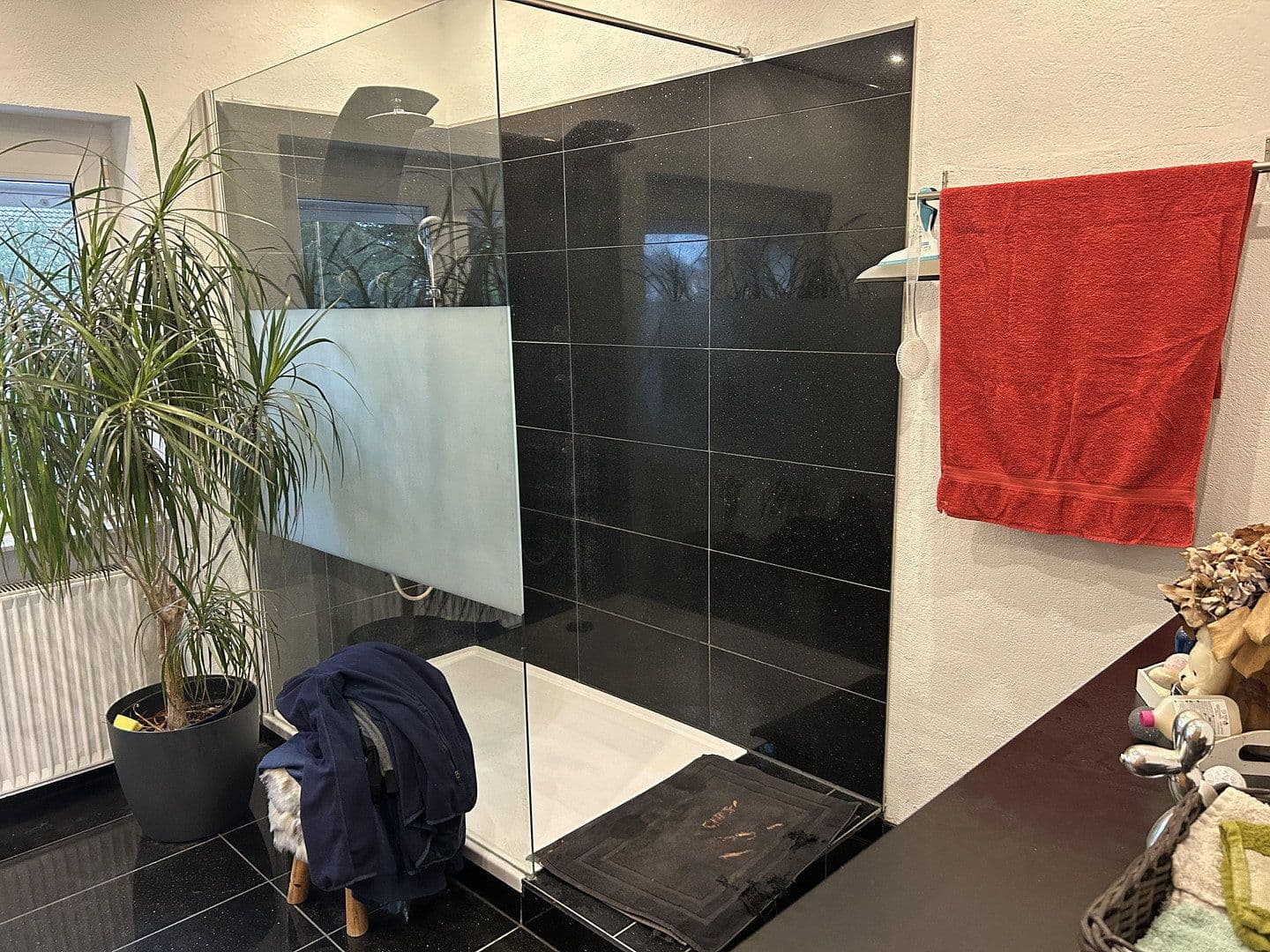 Prenájom bytu 5-izbový 140 m², Brühl, Bádensko-Wurttembersko Prenájom bytu 5-izbový 140 m², Brühl, Bádensko-Wurttembersko
