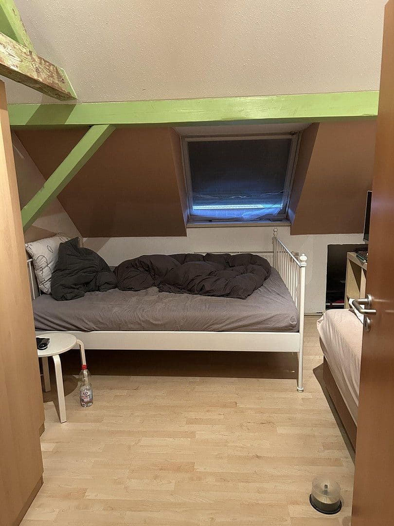 Prenájom bytu 5-izbový 140 m², Brühl, Bádensko-Wurttembersko Prenájom bytu 5-izbový 140 m², Brühl, Bádensko-Wurttembersko