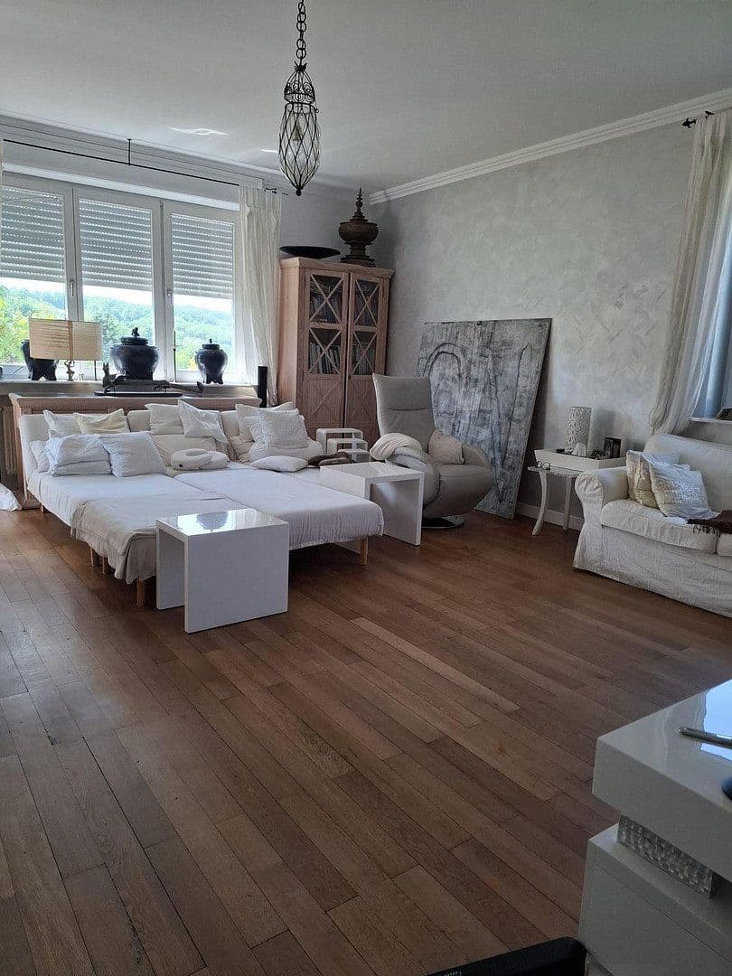 Predaj domu 357 m², pozemek 821 m², Brechen, Hesensko Predaj domu 357 m², pozemek 821 m², Brechen, Hesensko