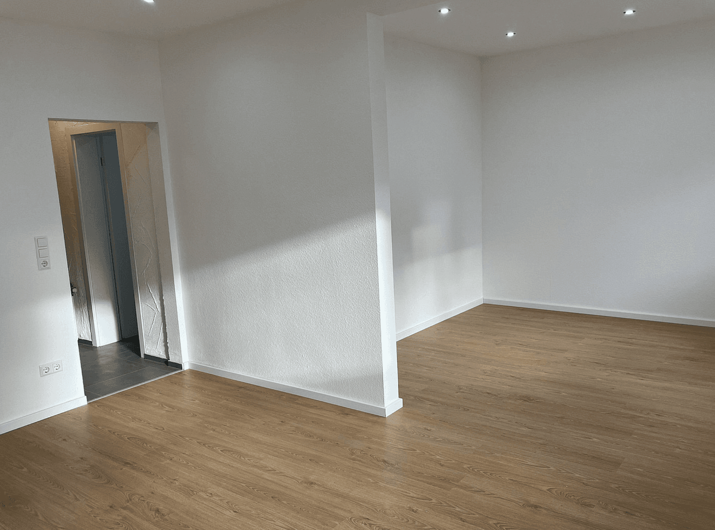 Predaj domu 164 m², pozemek 180 m², Rauenberg, Bádensko-Wurttembersko Predaj domu 164 m², pozemek 180 m², Rauenberg, Bádensko-Wurttembersko