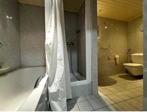 Predaj domu 190 m², pozemek 933 m², Neustraße 23, Kaden, Porýnie-Falcko Predaj domu 190 m², pozemek 933 m², Neustraße 23, Kaden, Porýnie-Falcko