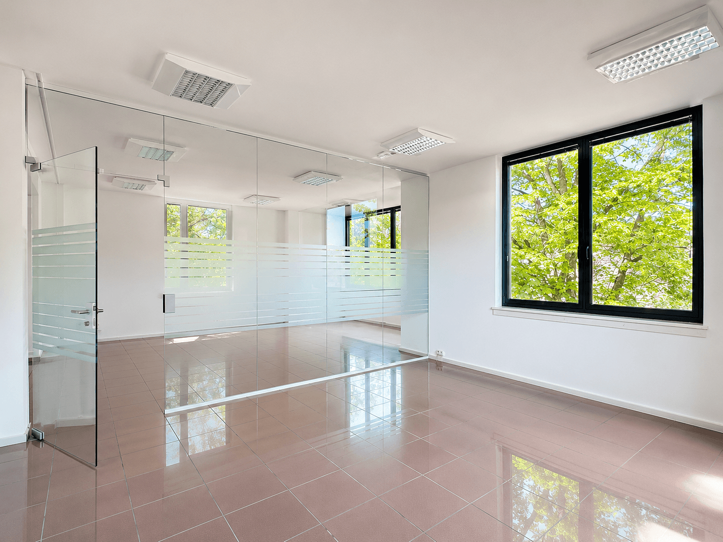 Prenájom kancelárie 101 m², Düsterhauptstr. 40, Berlin, Berlín Prenájom kancelárie 101 m², Düsterhauptstr. 40, Berlin, Berlín