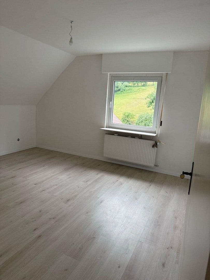 Prenájom bytu 3-izbový 85 m², Am Sonderbach 16, Heppenheim, Hesensko Prenájom bytu 3-izbový 85 m², Am Sonderbach 16, Heppenheim, Hesensko