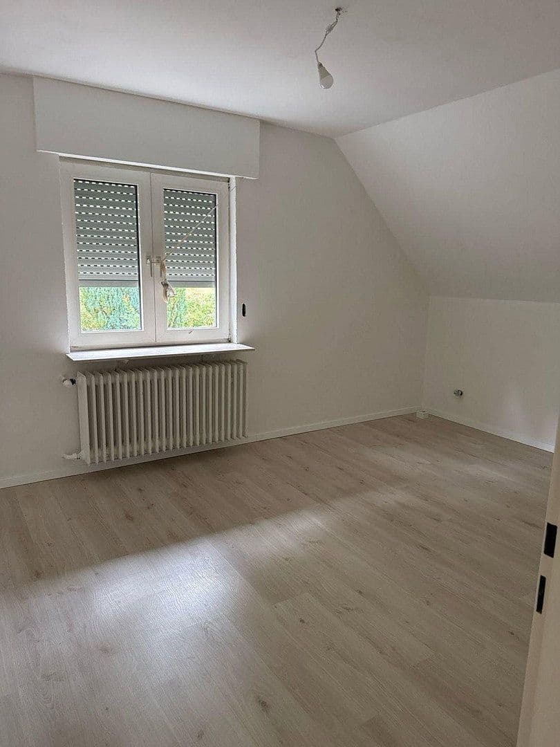 Prenájom bytu 3-izbový 85 m², Am Sonderbach 16, Heppenheim, Hesensko Prenájom bytu 3-izbový 85 m², Am Sonderbach 16, Heppenheim, Hesensko