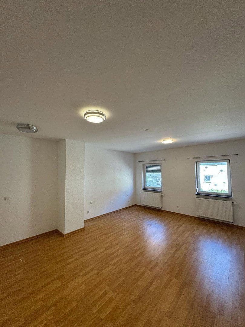 Predaj domu 1.055 m², pozemek 1.042 m², Holzmaden, Bádensko-Wurttembersko Predaj domu 1.055 m², pozemek 1.042 m², Holzmaden, Bádensko-Wurttembersko
