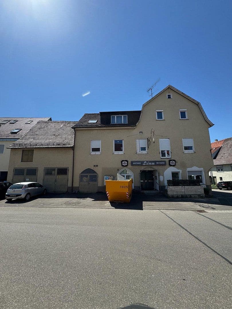 Predaj domu 1.055 m², pozemek 1.042 m², Holzmaden, Bádensko-Wurttembersko Predaj domu 1.055 m², pozemek 1.042 m², Holzmaden, Bádensko-Wurttembersko