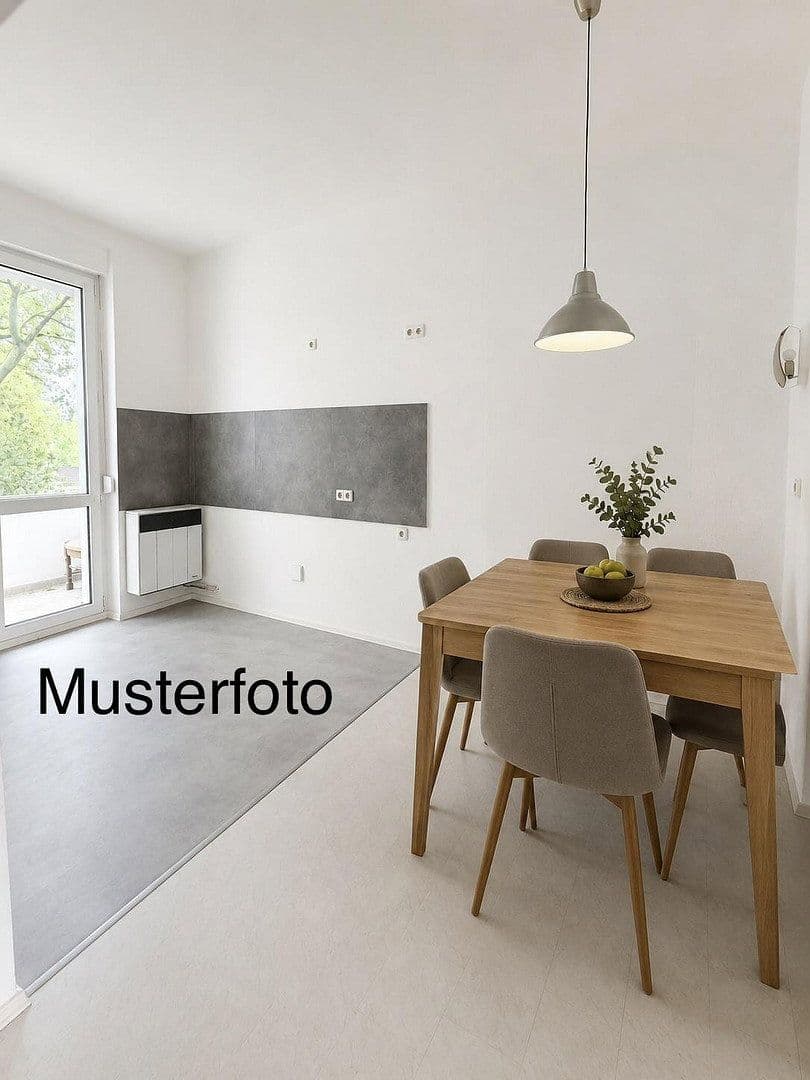 Prenájom bytu 3-izbový 86 m², Soester Straße 1, Essen, Severné Porýnie - Westfálsko Prenájom bytu 3-izbový 86 m², Soester Straße 1, Essen, Severné Porýnie - Westfálsko