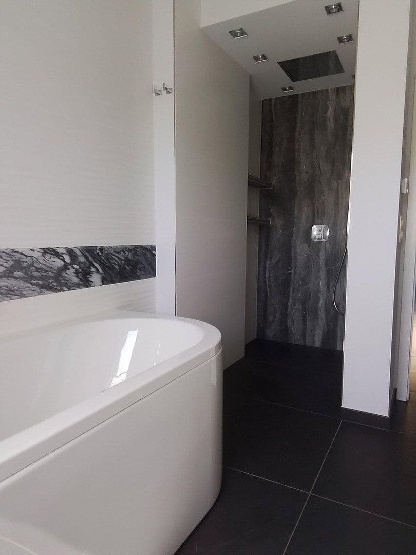 Predaj domu 313 m², pozemek 629 m², Naunhof, Sasko Predaj domu 313 m², pozemek 629 m², Naunhof, Sasko
