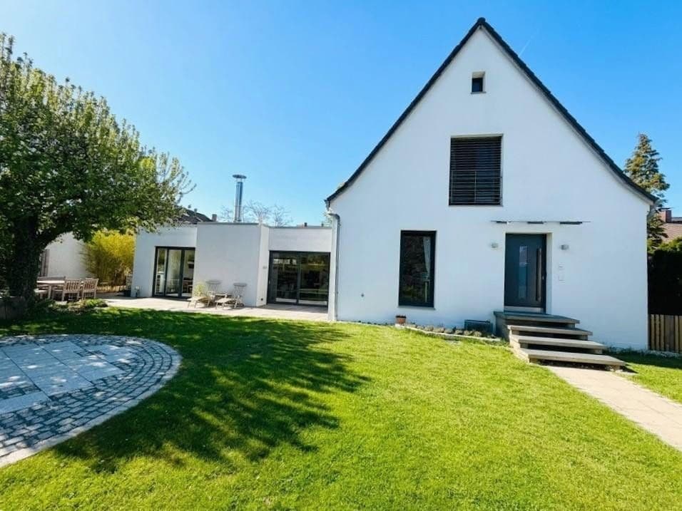 Predaj domu 202 m², pozemek 700 m², Vogelherdstraße 11, Rückersdorf, Bavorsko Predaj domu 202 m², pozemek 700 m², Vogelherdstraße 11, Rückersdorf, Bavorsko