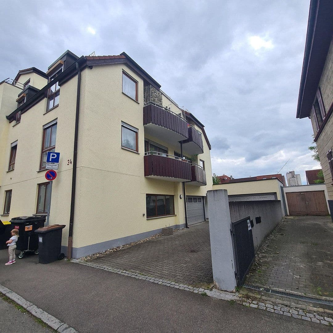 Prenájom bytu 2-izbový 62 m², Ulrichstraße 34, Reutlingen, Bádensko-Wurttembersko Prenájom bytu 2-izbový 62 m², Ulrichstraße 34, Reutlingen, Bádensko-Wurttembersko