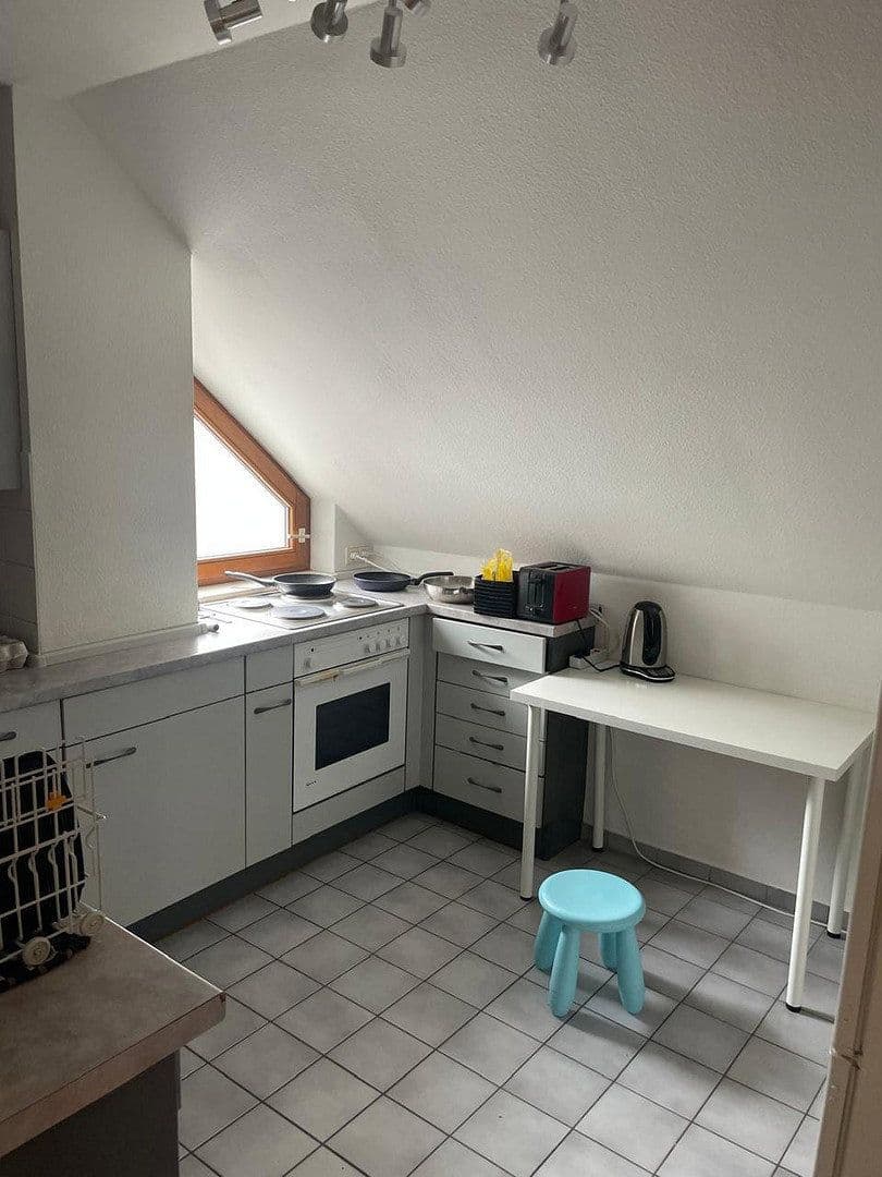 Prenájom bytu 2-izbový 62 m², Ulrichstraße 34, Reutlingen, Bádensko-Wurttembersko Prenájom bytu 2-izbový 62 m², Ulrichstraße 34, Reutlingen, Bádensko-Wurttembersko
